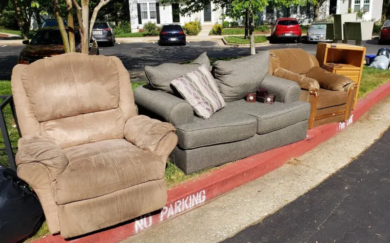 Follow That Sofa: The Secret Second Lives of Free Listings